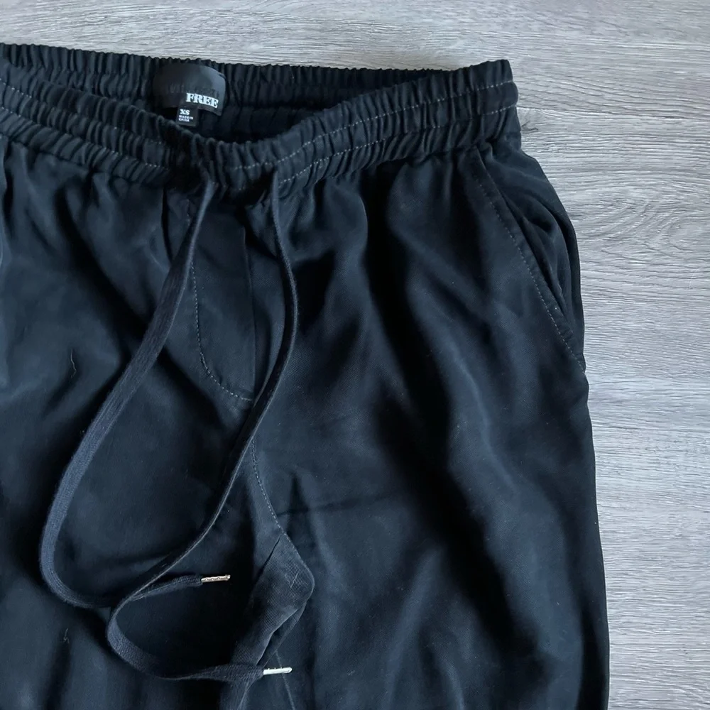 Wilfred free black joggers | size XS | excellent pre loved condition - Picture 3 of 3